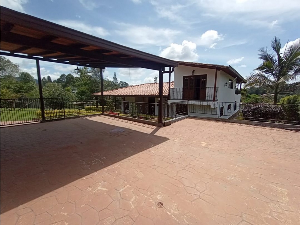 Hermosa casa ubicada en la vereda San José en Guarne - 2