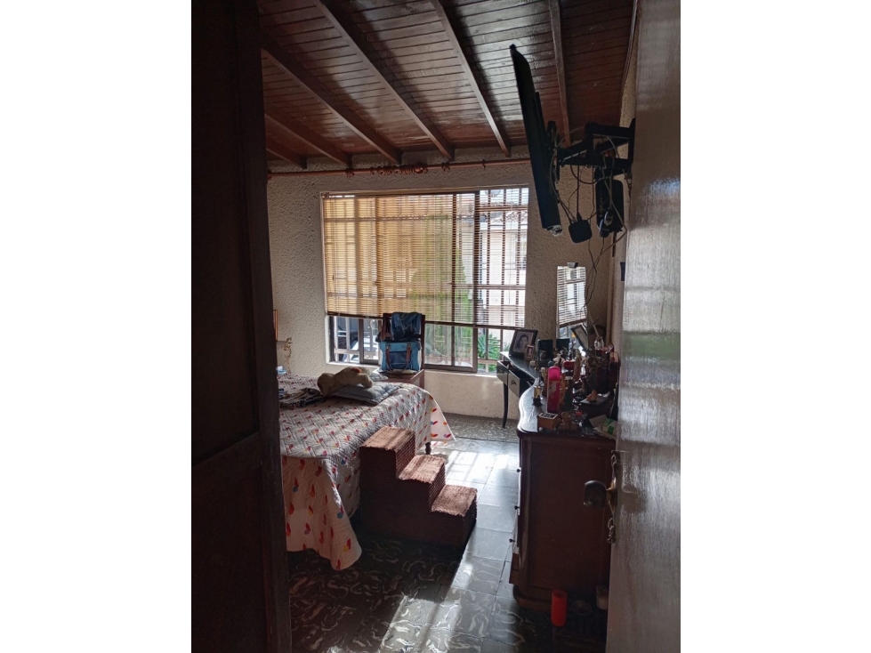 HERMOSA CASA UNIFAMILIAR BELEN LA NUBIA POSIBILIDAD FUTURO 5 NIVELES — foto 2