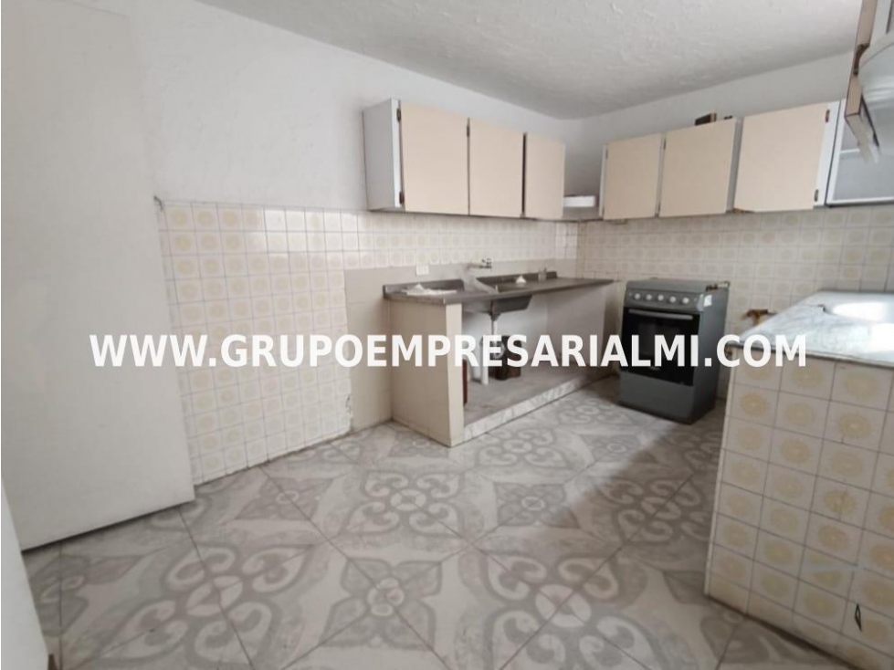 HERMOSA CASA UNIFAMILIAR EN ARRIENDO - SECTOR SIMÓN BOLÍVAR COD: 33381 — foto 3