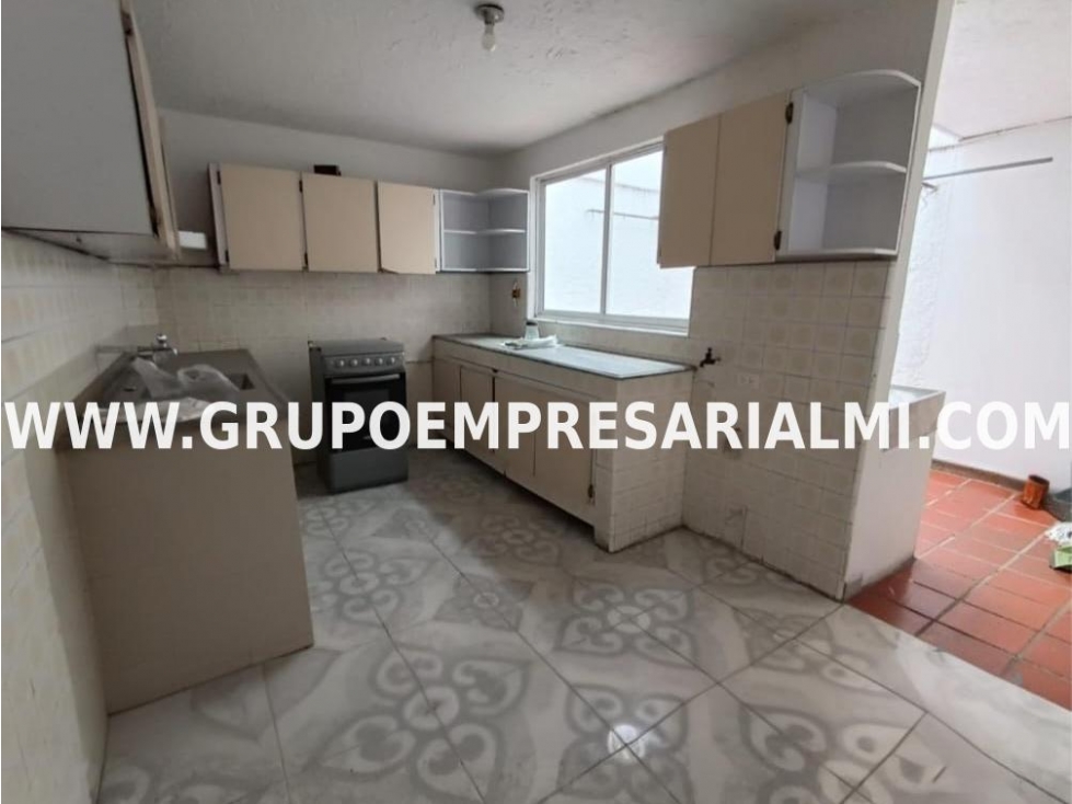 HERMOSA CASA UNIFAMILIAR EN ARRIENDO - SECTOR SIMÓN BOLÍVAR COD: 33381 — foto 4