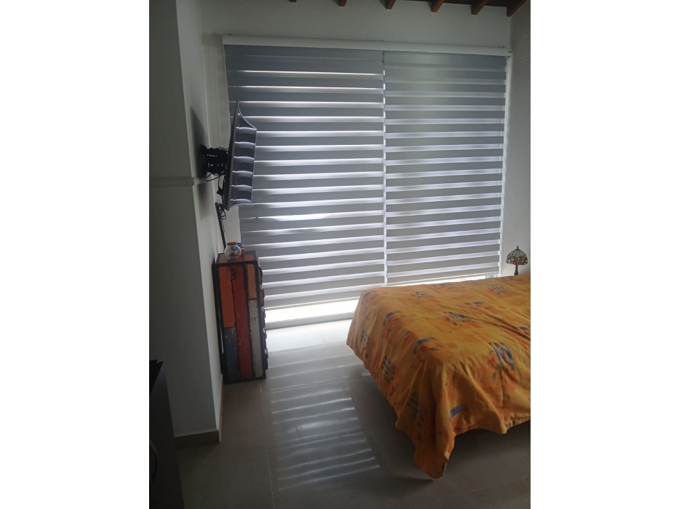HERMOSA CASA UNIFAMILIAR EN ENVIGADO SECTOR MONTESORI UNIDAD COMPLETA — foto 2