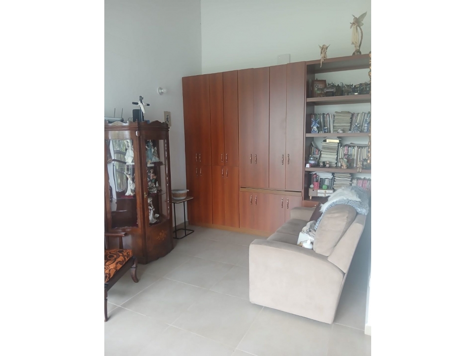 HERMOSA CASA UNIFAMILIAR EN ENVIGADO SECTOR MONTESORI UNIDAD COMPLETA — foto 5