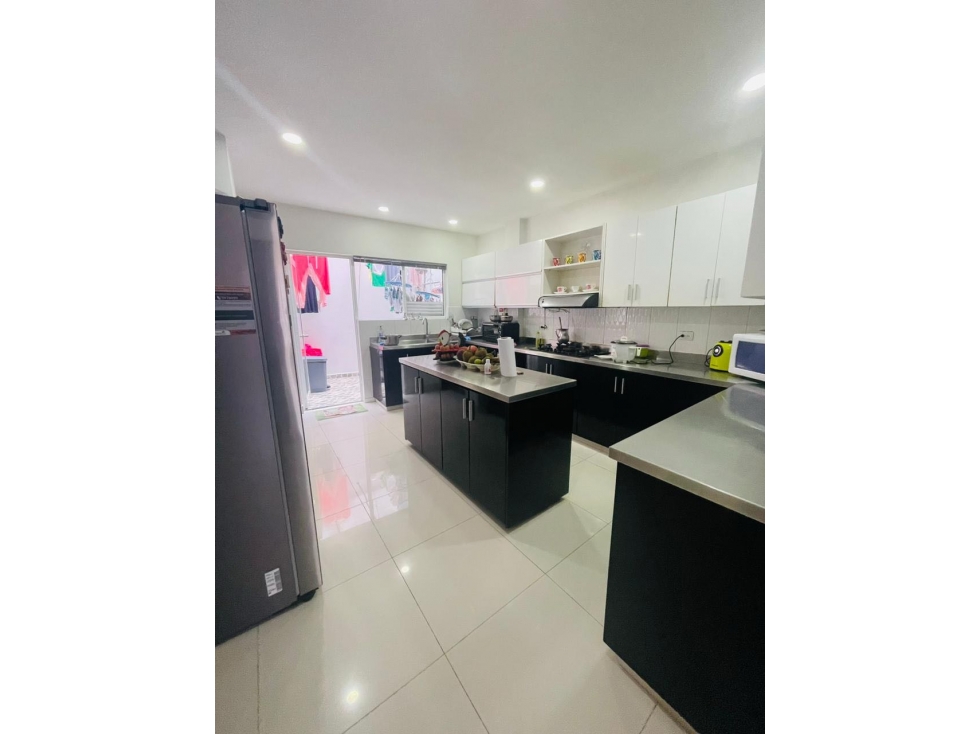 HERMOSA CASA UNIFAMILIAR EN SABANETA LOMA SAN JOSÉ AMPLIA MODERNA — foto 2