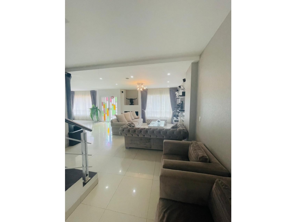 HERMOSA CASA UNIFAMILIAR EN SABANETA LOMA SAN JOSÉ AMPLIA MODERNA — foto 3