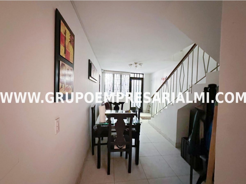 HERMOSA CASA UNIFAMILIAR EN VENTA - SECTOR BELÉN ROSALES COD: 32124 — foto 2