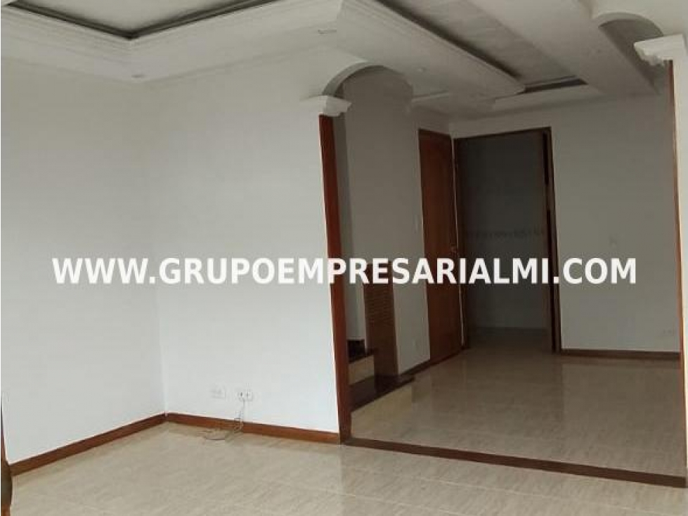 HERMOSA CASA UNIFAMILIAR EN VENTA - SECTOR CALASANZ COD: 30181