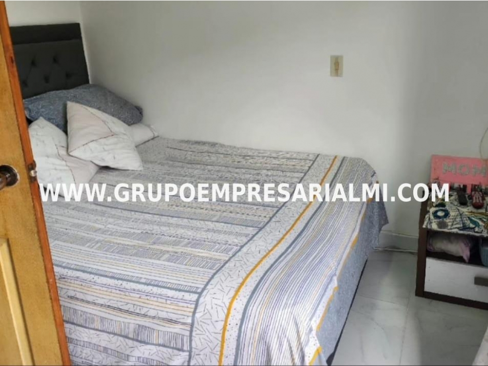 HERMOSA CASA UNIFAMILIAR EN VENTA - SECTOR PUEBLO VIEJO COD: 29444 - 6