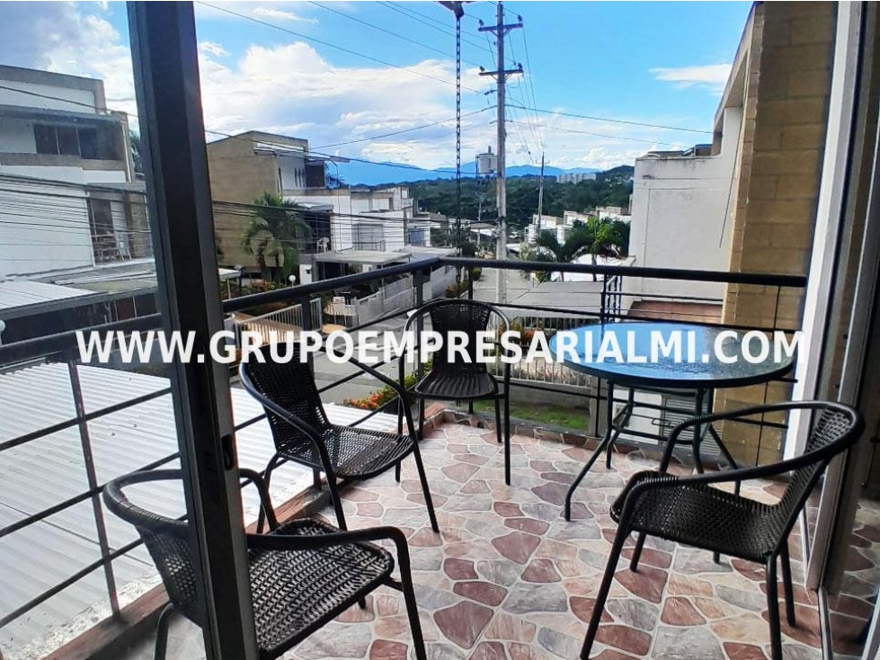 HERMOSA CASA UNIFAMILIAR EN VENTA - SECTOR EL ÉXITO COD: 32001