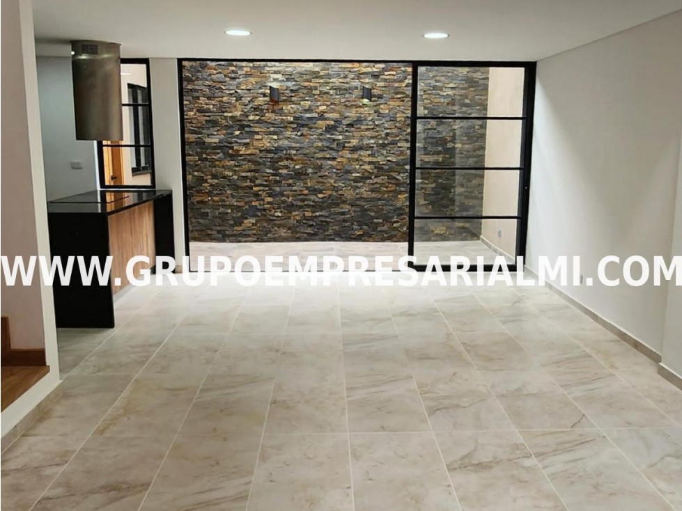 HERMOSA CASA UNIFAMILIAR EN VENTA - SECTOR LA COLOMBIERE COD: 32270 — foto 2