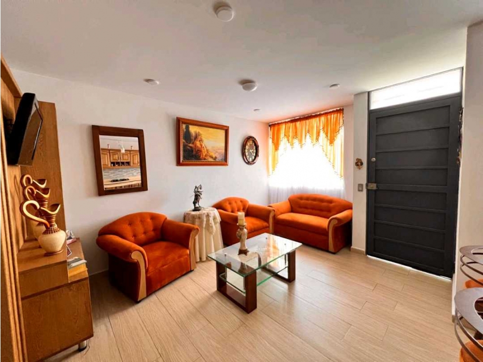 HERMOSA CASA UNIFAMILIAR EN VENTA CON EXCELENTE UBICACION - EL CARMEN. — foto 3