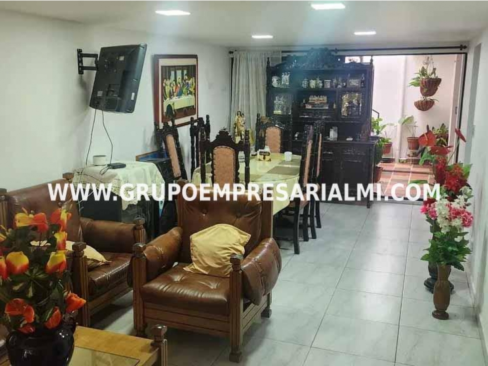 HERMOSA CASA UNIFAMILIAR EN VENTA - SECTOR LOMA LOS BERNAL COD: 33157 — foto 3