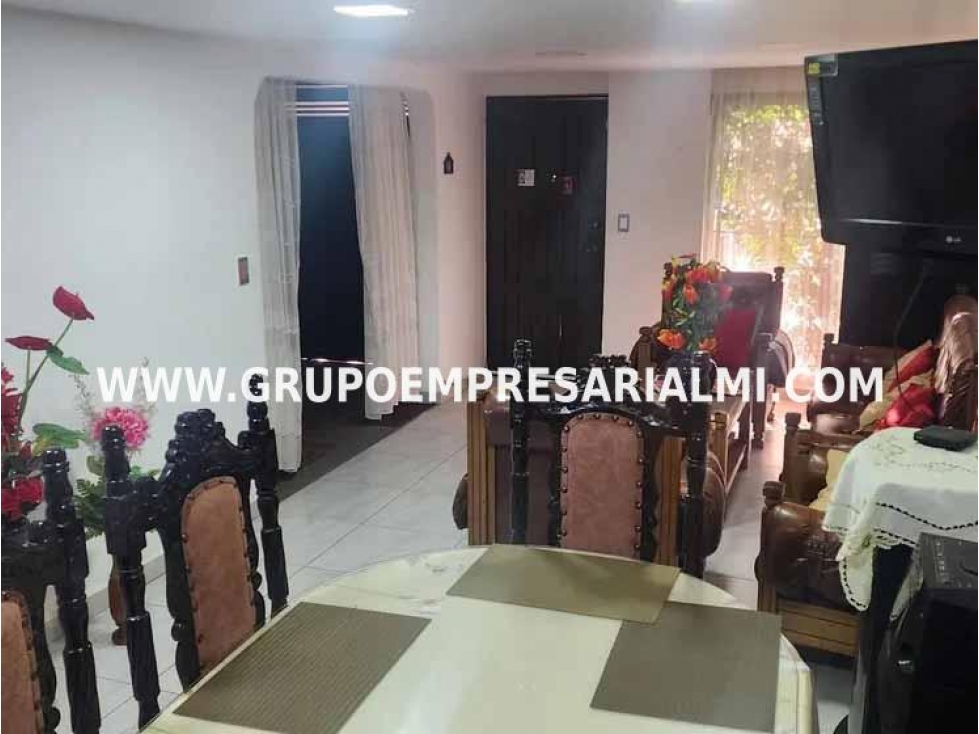 HERMOSA CASA UNIFAMILIAR EN VENTA - SECTOR LOMA LOS BERNAL COD: 33157 — foto 4