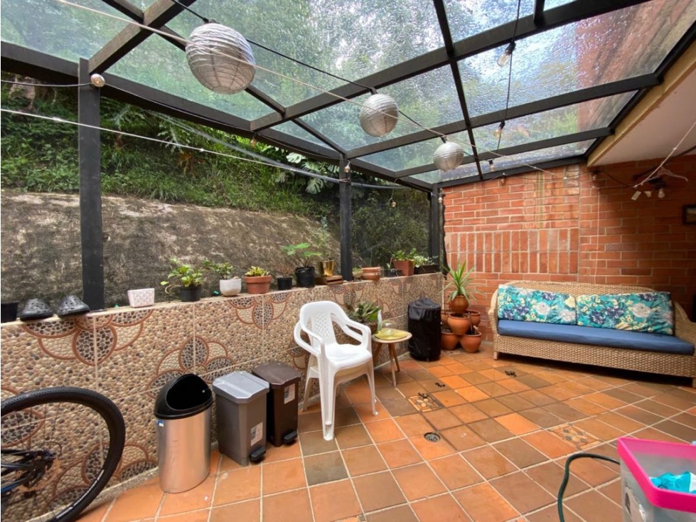 HERMOSA CASA UNIFAMILIAR ENVIGADO SECTOR LAS ANTILLAS SOLO DE CONTADO — foto 3