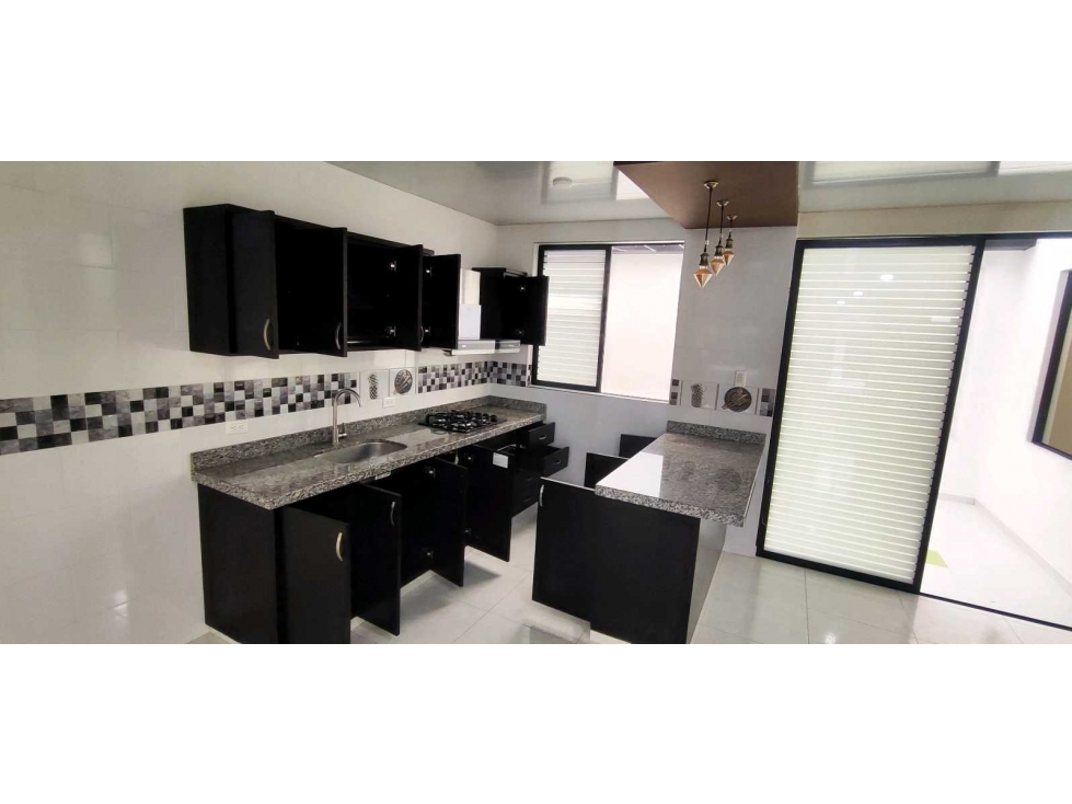 Hermosa casa urbana de 185 M2 en 530 mill negociables en #lamesacund - 2