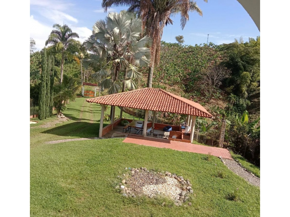 HERMOSA FINCA A SOLO 25 MINUTOS DE MANIZALEZ