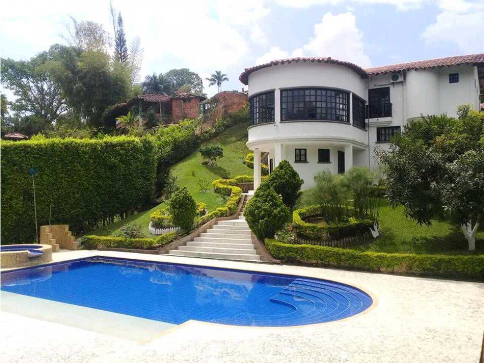HERMOSA FINCA ACREDITADA PARA RENTAS A 3 MINUTOS DEL CRUCERO