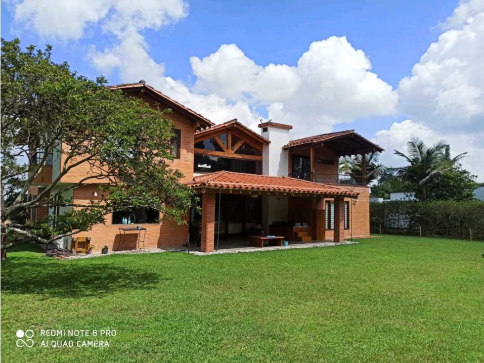Hermosa Finca, Casa Campestre en Sector de Alto Valor en Llanogrande — foto 2