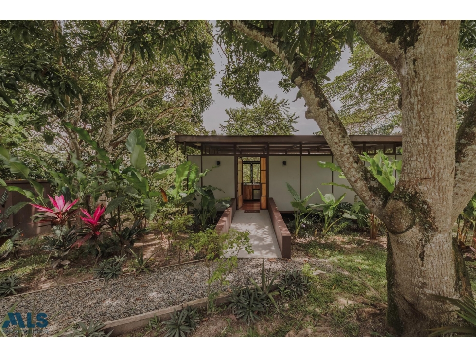 HERMOSA FINCA con múltiples espacios para compart...(MLS#250793) - 1
