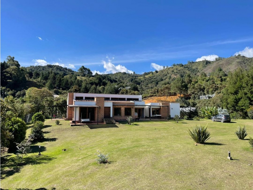 FINCA EN GUARNE CERCA A LA SEDE DE NACIONAL
