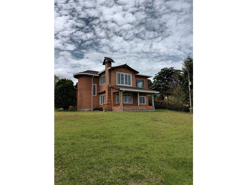 Hermosa finca en Guarne en Conjunto Cerrado vereda La Clarita