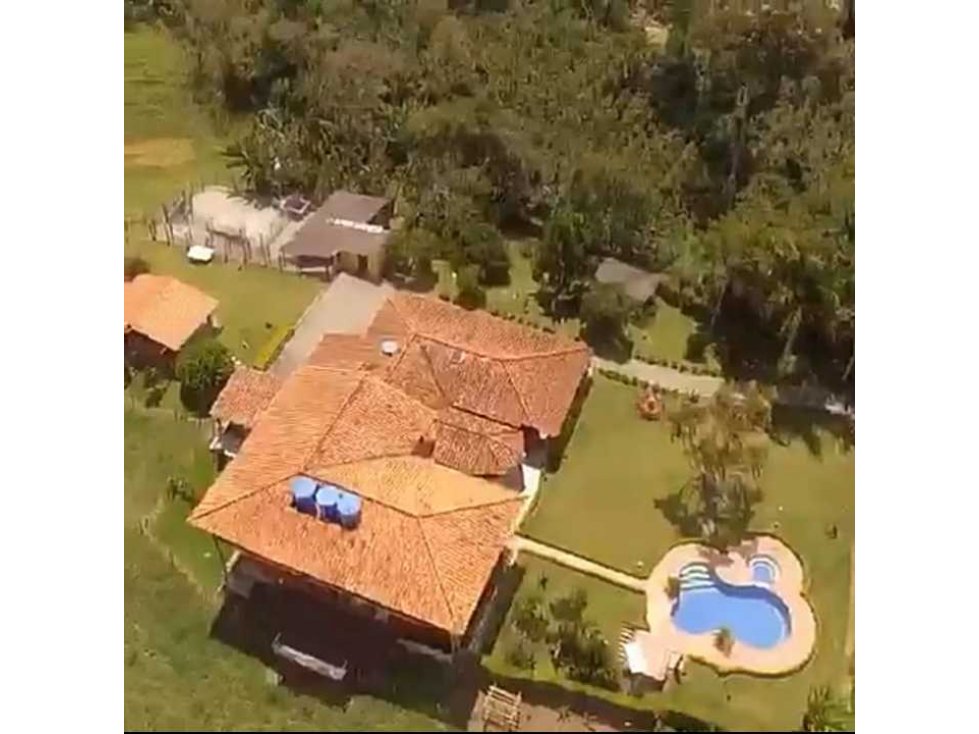 Hermosa finca en Circasia-Montenegro turística — foto 3