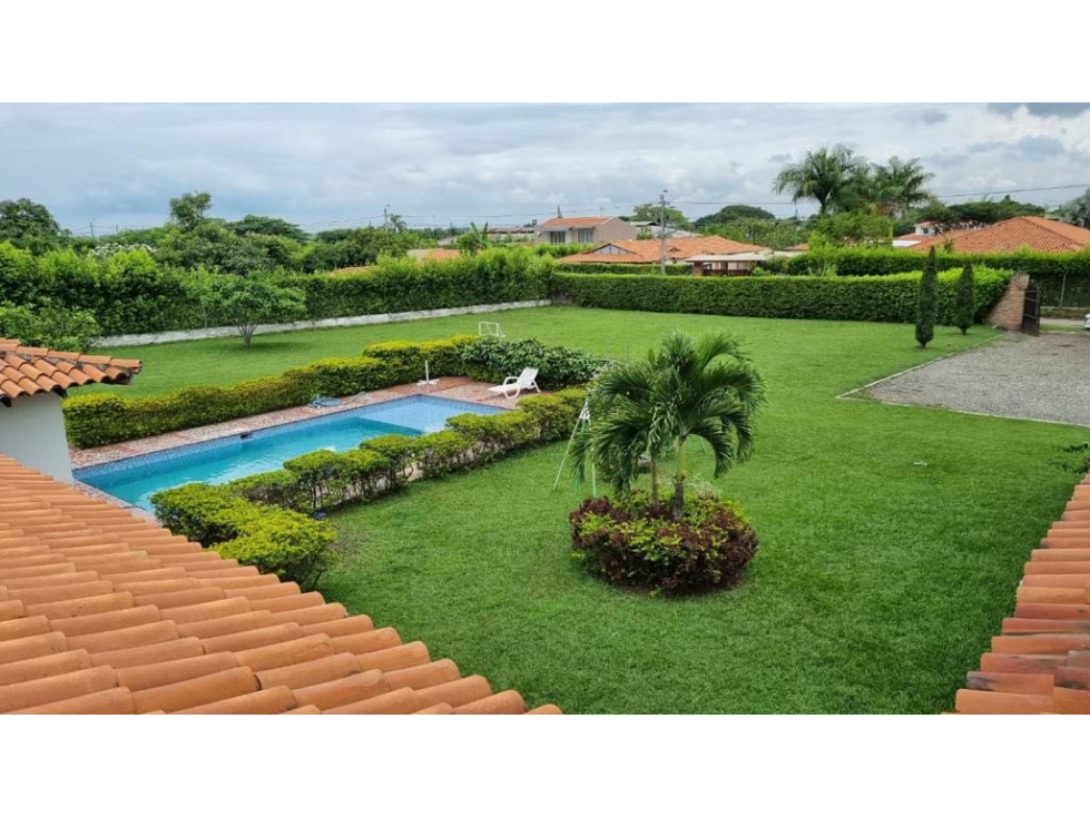 Hermosa finca en parcelación cerrada en venta Santa Elena El Cerrito - 1