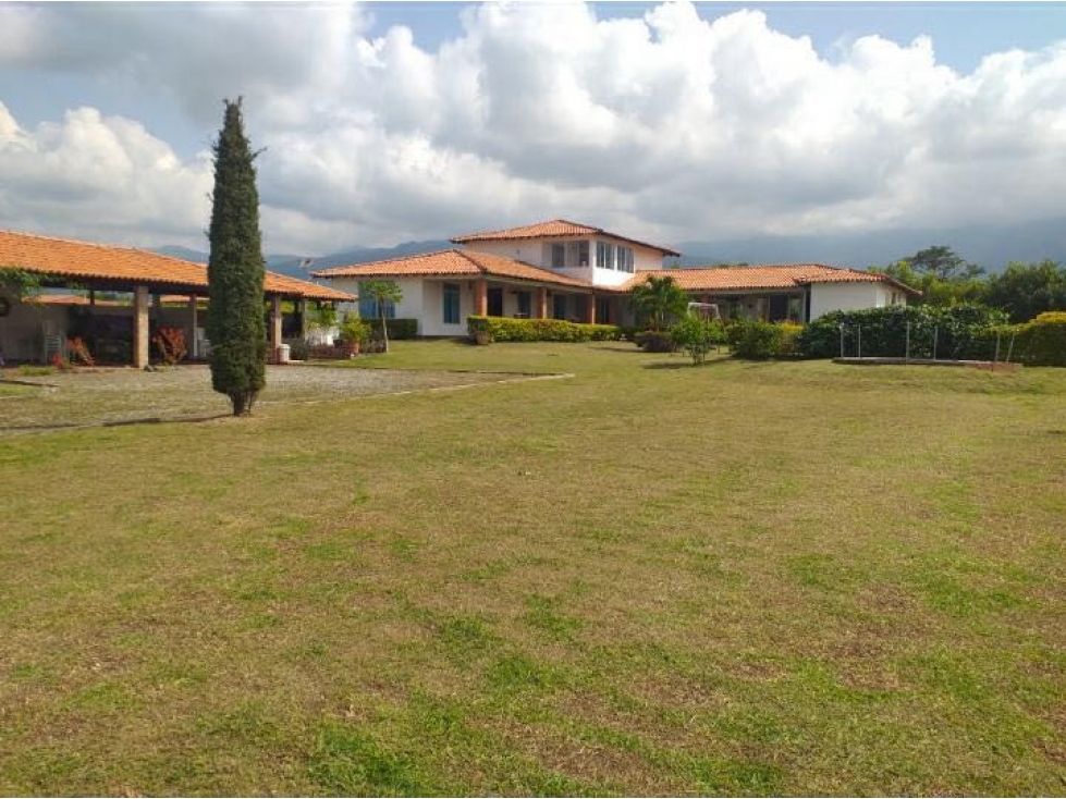 Hermosa finca en parcelación cerrada en venta Santa Elena El Cerrito - 4