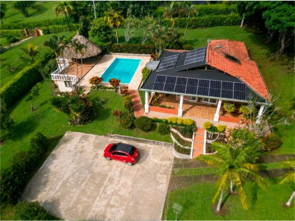 Hermosa FINCA en venta. Barbosa, vereda Yarumito. Piscina y kiosco