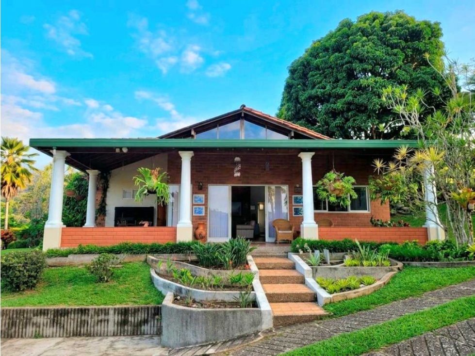Hermosa FINCA en venta. Barbosa, vereda Yarumito. Piscina y kiosco — foto 4