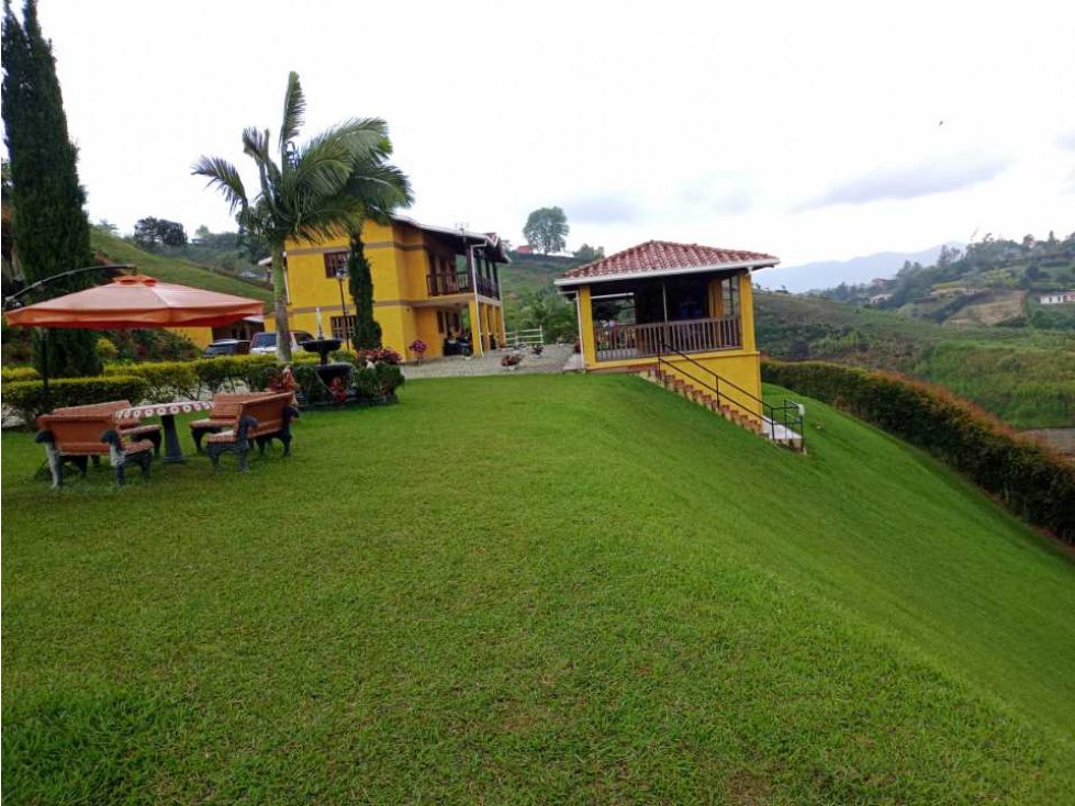 HERMOSA FINCA EN VENTA CON CABALLERISAS Y PRECIO - MARINILLA ANTIOQUIA