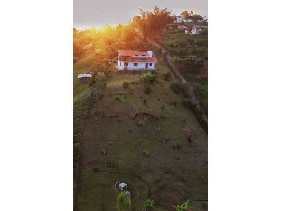 HERMOSA FINCA EN VENTA CON EXCELENTE UBICACIÓN EN RÍONEGRO ANTIOQUIA — foto 4