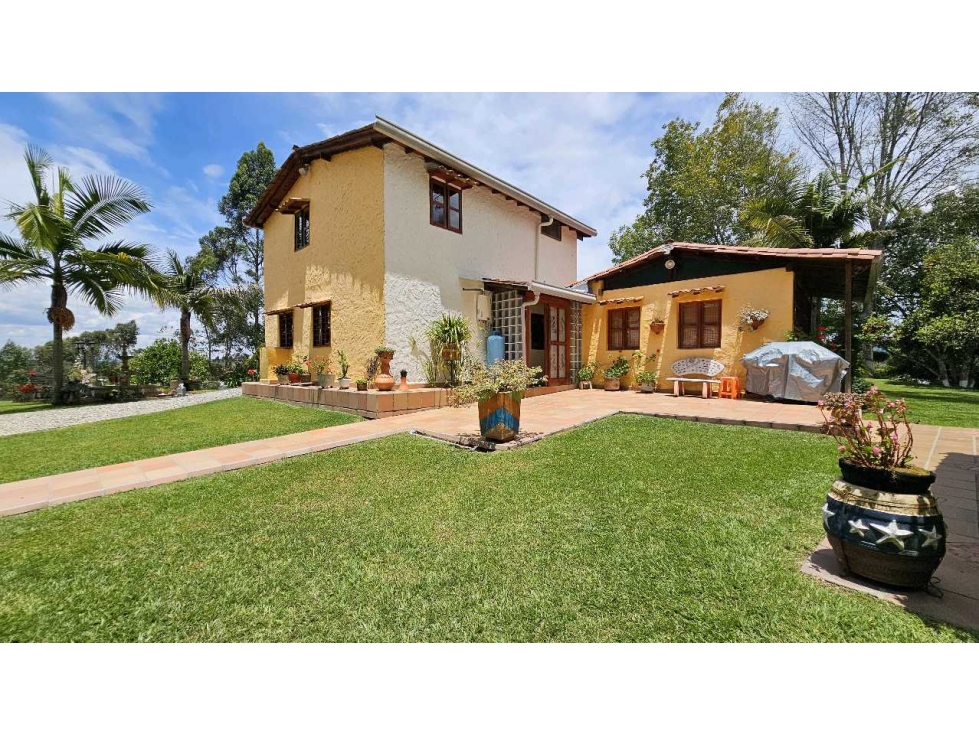 Finca de 1.9 Hectáreas con 2 Casas en Venta en Rionegro — foto 3