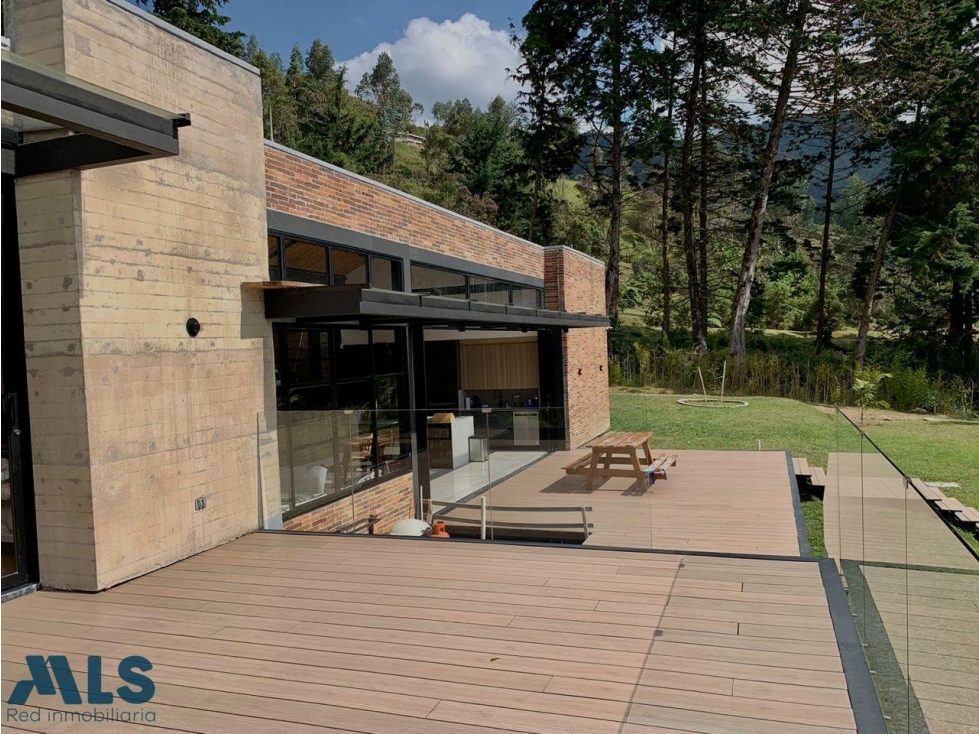 HERMOSA FINCA(MLS#253383) - 1