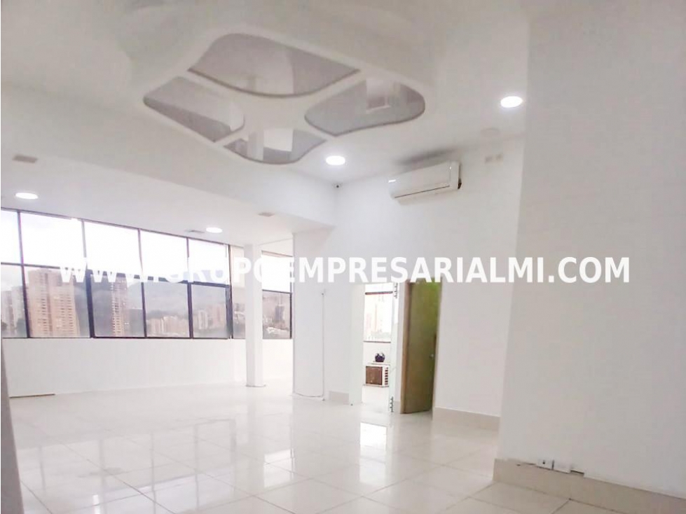 HERMOSA OFICINA EN ARRIENDO - SECTOR LAS VEGAS COD: 29021