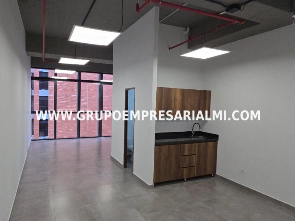 HERMOSA OFICINA EN ARRIENDO - SECTOR LAS PALMAS COD: 31510