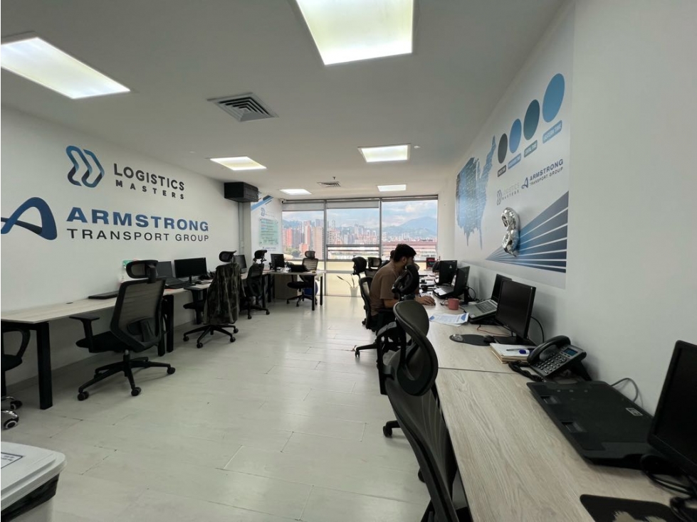 Hermosa oficina para la venta en S48 al lado del CC Mayorca. Piso alto — foto 2