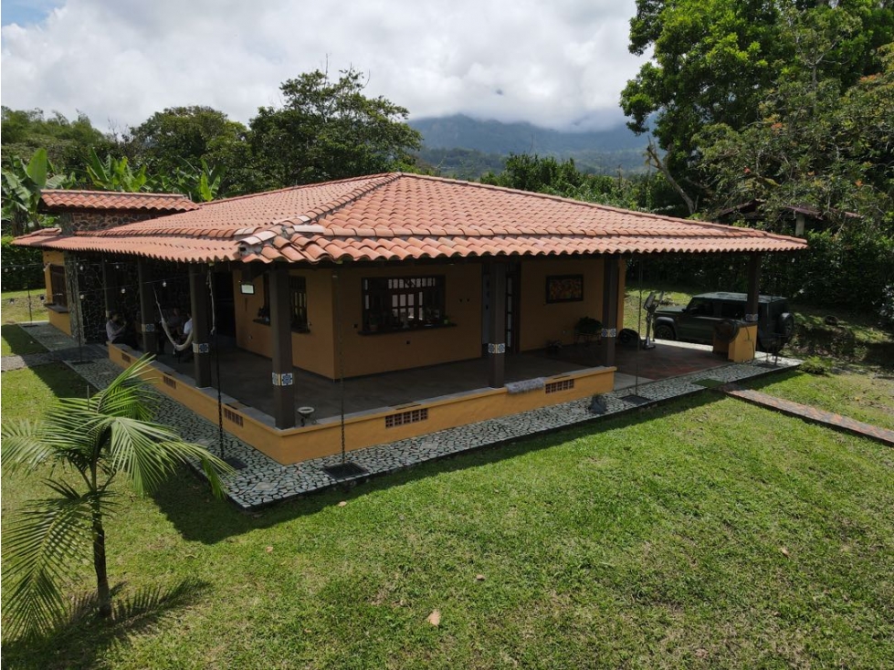 Finca de recreo muy cerca de Venecia suroeste de Antioquia