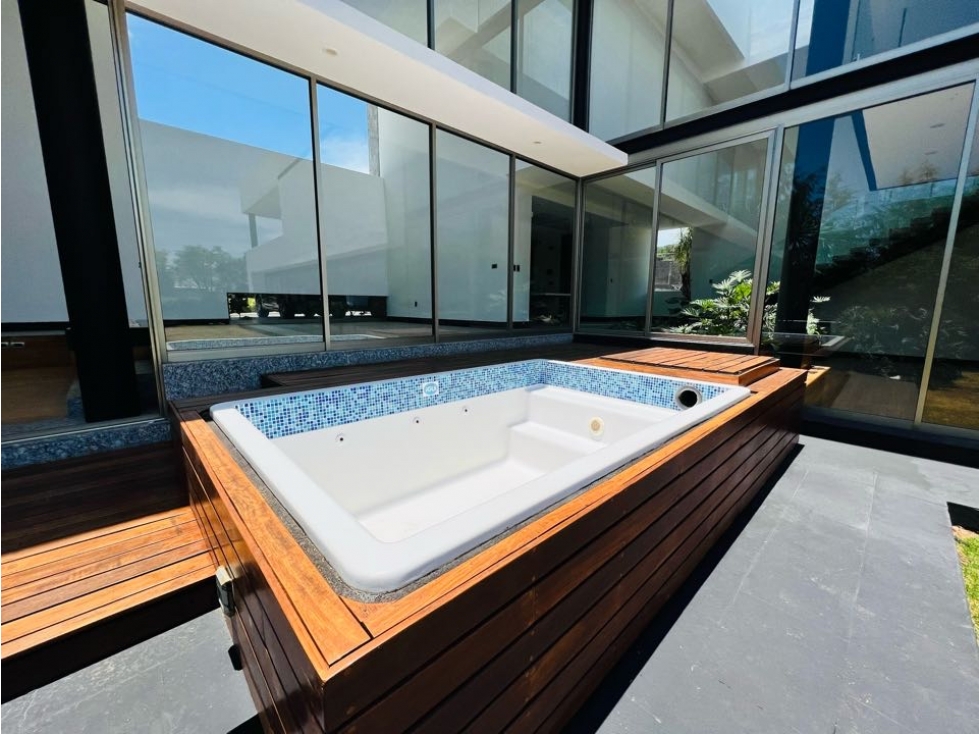 HERMOSA RESIDENCIA EN CLUB DE GOLF TRES MARÍAS — foto 3