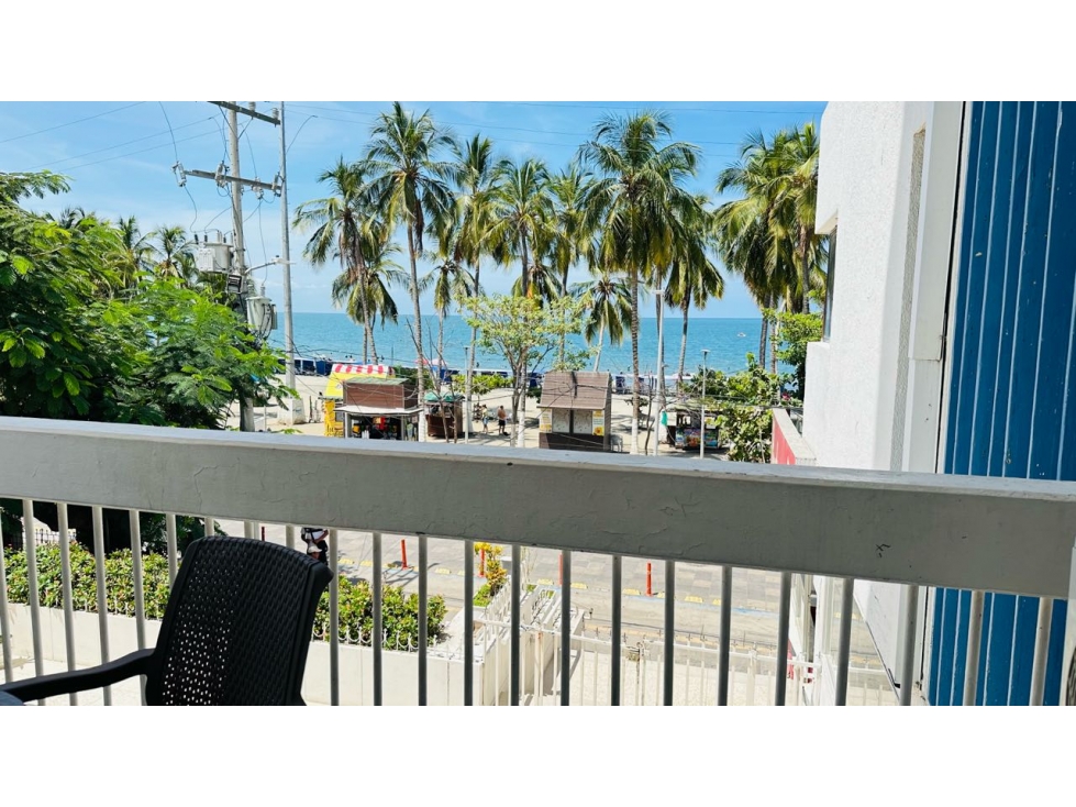 Hermosa vista primera línea de playa apto turístico -060