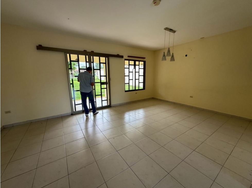 Hermosa y amplia casa a un precio increíble — foto 4
