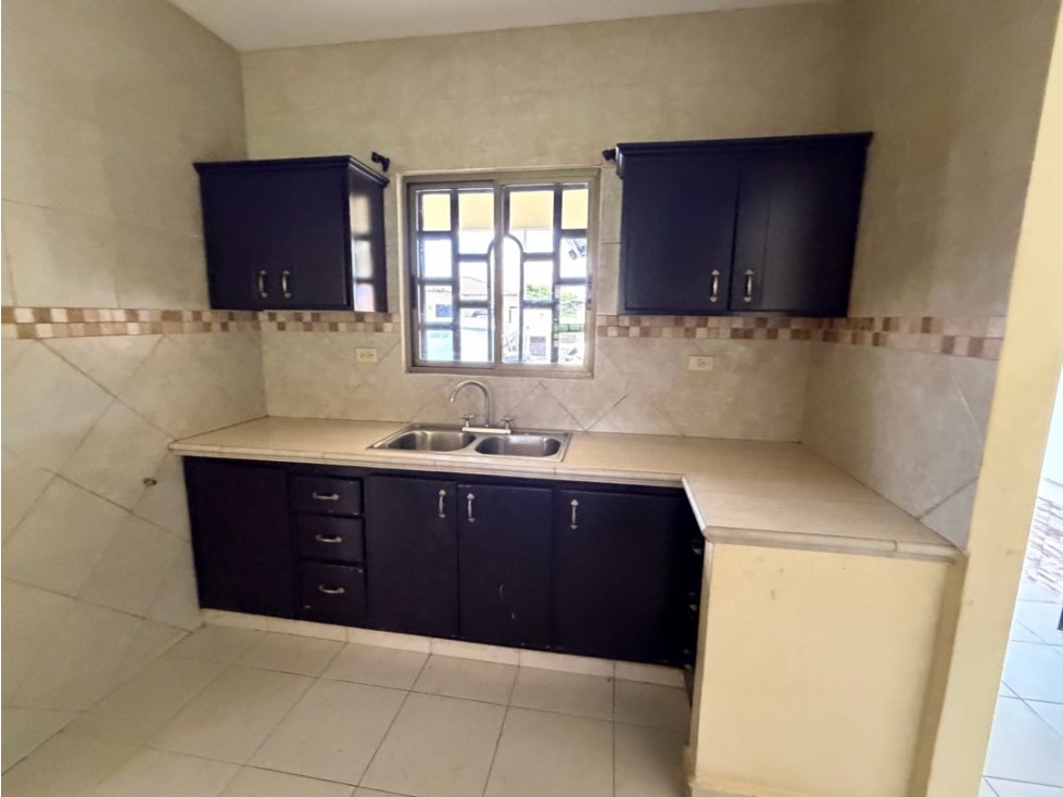 Hermosa y amplia casa a un precio increíble — foto 6