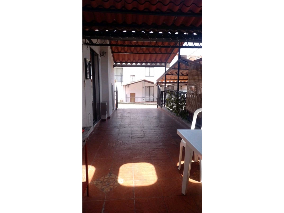 HERMOSA Y AMPLIA CASA EN CAÑAVERAL 1 — foto 2