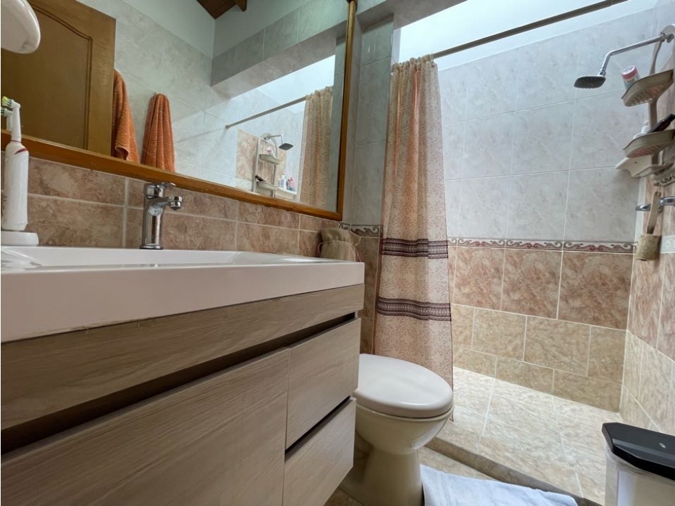 Hermosa y amplia casa en la loma del Esmeraldal — foto 6