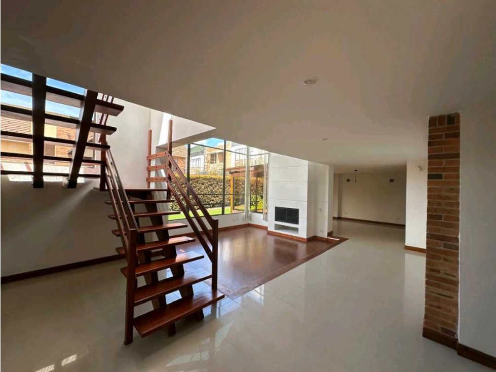 Hermosa y amplia casa en venta Chia, Conjunto cerrado, cerca de Piedra