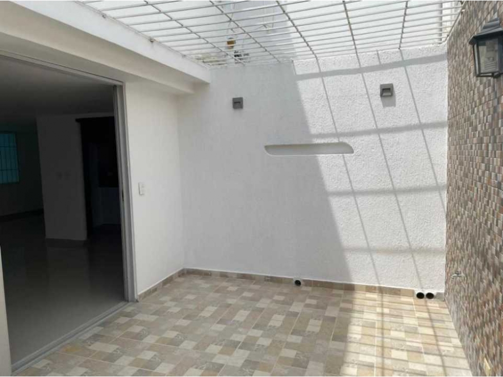Hermosa y amplia casa esquinera de 2 pisos, conjunto cerrado, bavaria - 3