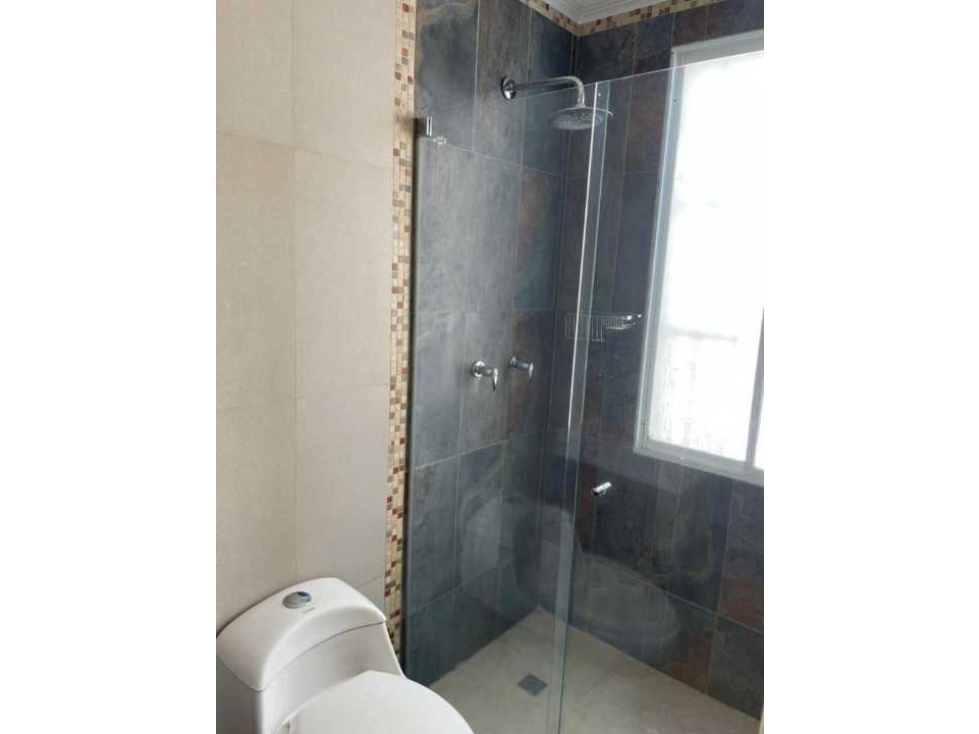 Hermosa y amplia casa esquinera de 2 pisos, conjunto cerrado, bavaria - 5