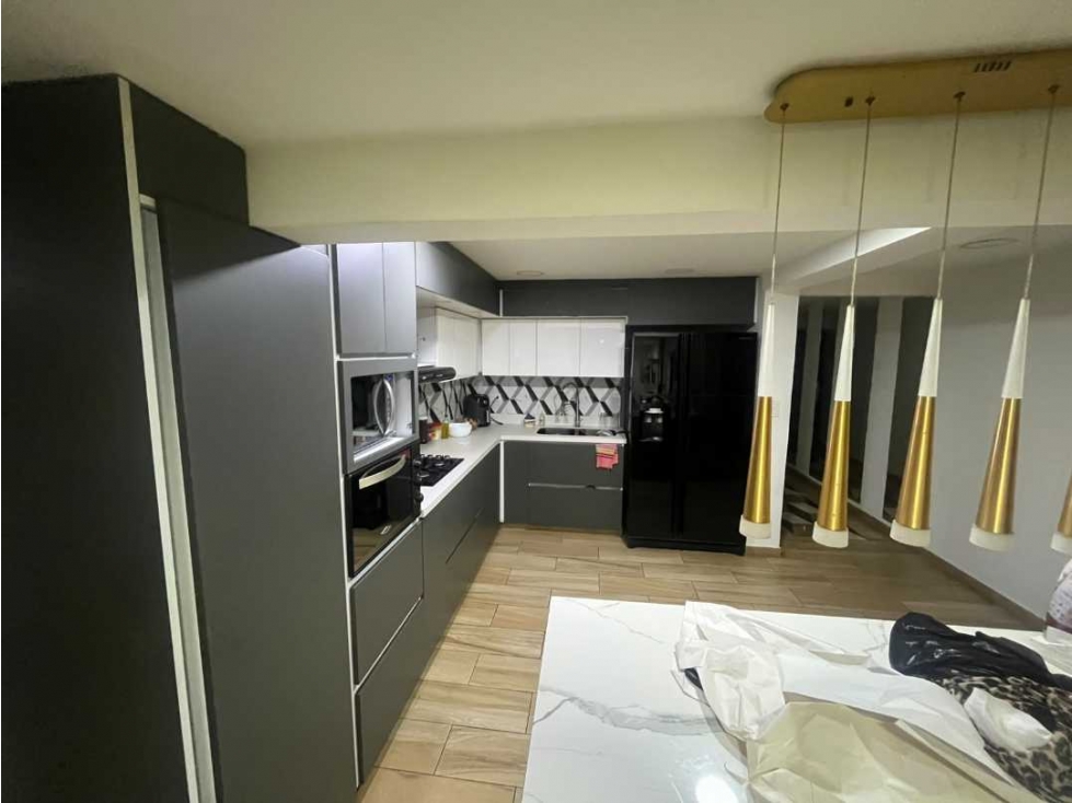 HERMOSA Y MODERNA CASA PISO1°-FRESCA-SAN JOAQUIN-$790MILLONES