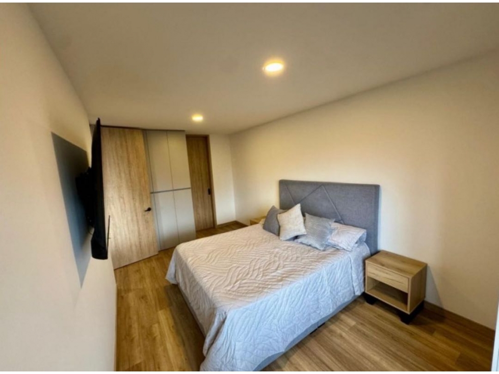 HERMOSO APARTA STUDIO EN ENVIGADO SECTOR LOMA DEL BARRO PISO ALTO — foto 6