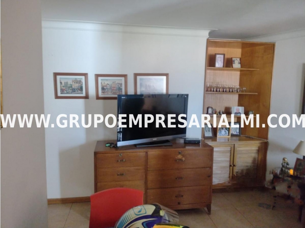 HERMOSO APARTAESTUDIO EN ARRIENDO - SECTOR LAURELES COD: 31954