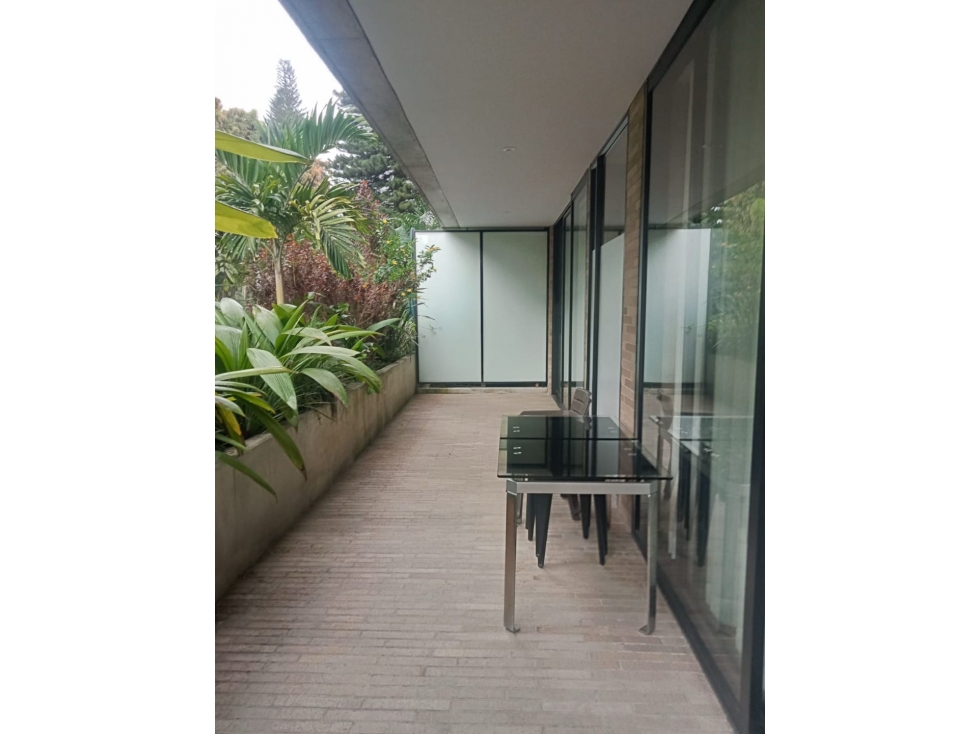 Hermoso apartamento con gran terraza edificio moderno en el Campestre. — foto 6